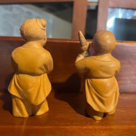 Pair of wooden hand carved Chinese Figurines - Picture 4 of 5